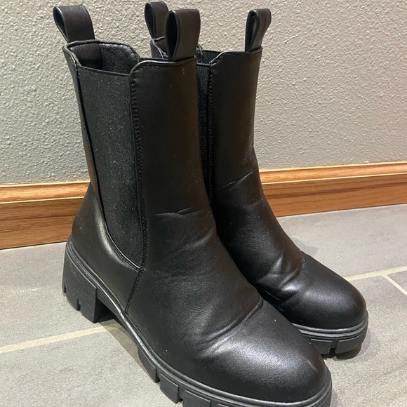 High Top Chelsea Boot - Picture 4 of 6